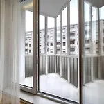 Apartment Neon By Bookinghost Wroclaw