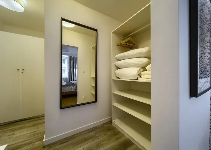 Neon By Bookinghost Appartement